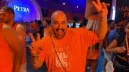 Tiago Abravanel foi um dos famosos que curtiu o Carnaval direto do Camarote Salvador - Foto: Surenã Dias / CARAS