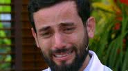 Matteus se emociona com presente de Jayme Monjardim - Foto: Reprodução / TV Globo