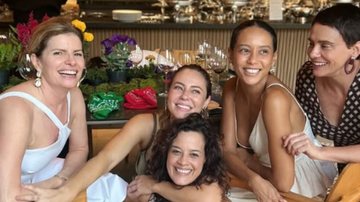 Paolla Oliveira celebra aniversário com elenco de 'Vale Tudo' - Foto: Reprodução / Instagram