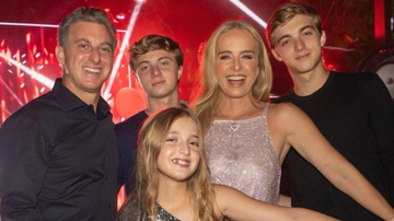 A especialista falou sobre a exposição recente da família de Angélica e Luciano Huck - Reprodução/Instagram