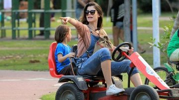 Alinne Moraes com o filho - JC Pereira /  AgNews