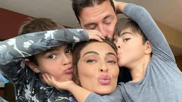 Juliana Paes mostra os filhos brincando online com o avô - Reprodução/Instagram